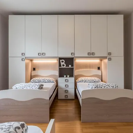 Casa Stefi N2 Apartment *