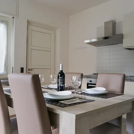 Casa Stefi N2 Apartment *