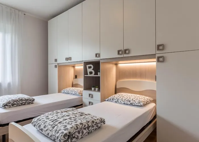 Casa Stefi N2 * Мальчезине
