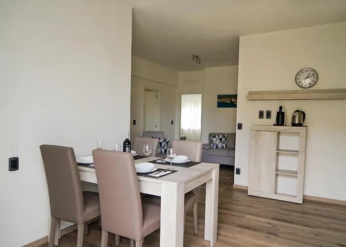 Casa Stefi N2 Апартаменты Мальчезине